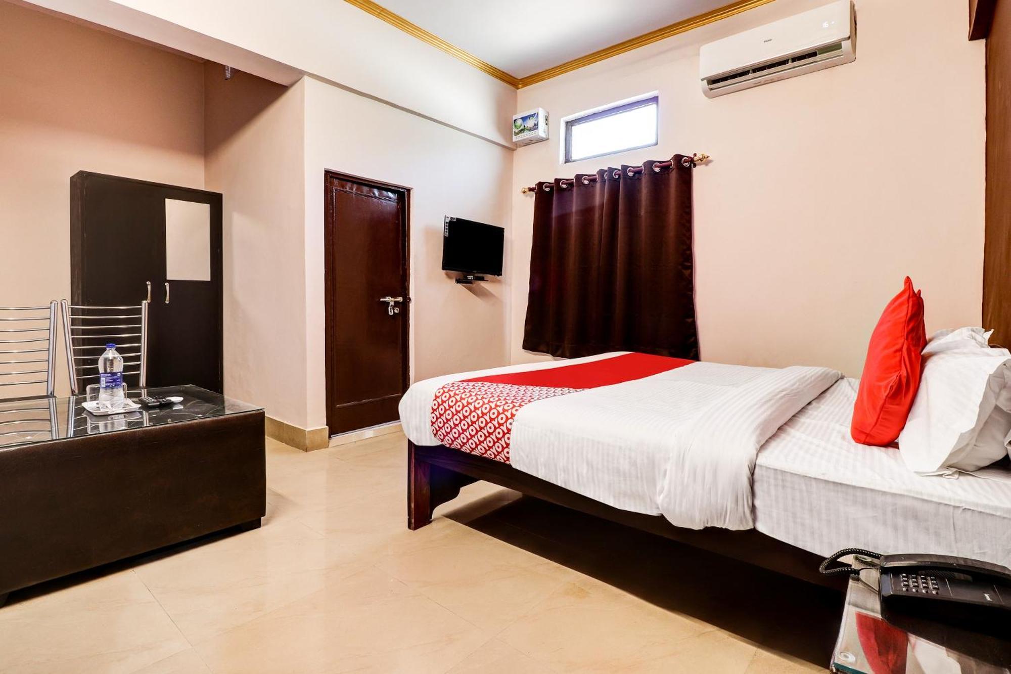 Hotel O Star City Hotel Ayodhya Exterior foto