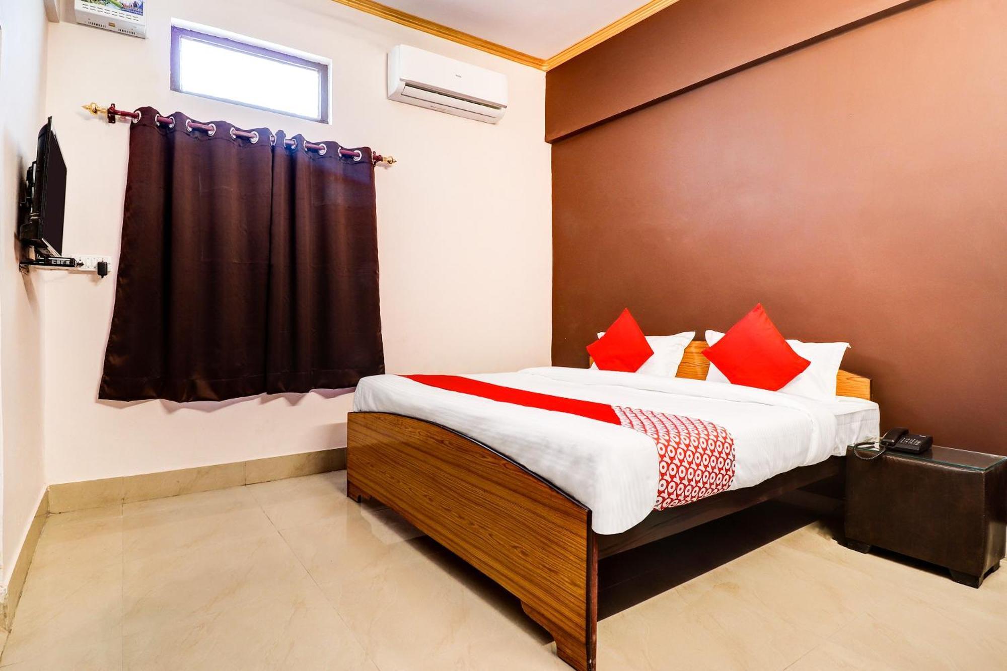 Hotel O Star City Hotel Ayodhya Exterior foto